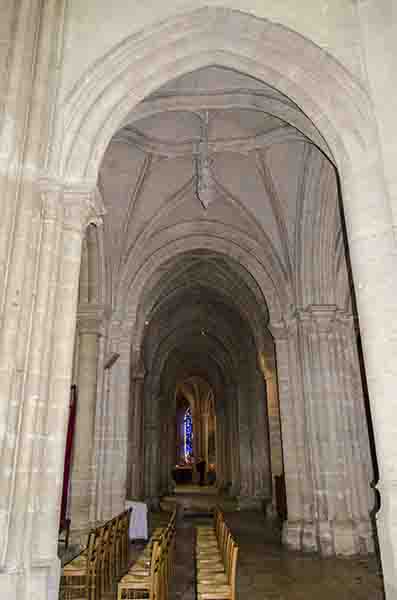 Francia - Senlis 23 - catedral de Notre Dame de Senlis.jpg